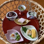 網元 - お雛様の中にもお料理が