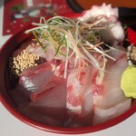 漁港食堂 だいぼ - 定置網丼(¥2,300)