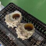 漁港食堂 だいぼ - さざえ壺焼き(¥748/個)