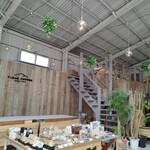 TAKAO COFFEE 珈琲焙煎工房 - 内観。とにかくお洒落♪