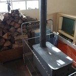 ナッカリーノ - 冬なのであったか薪ストーブが登場♪