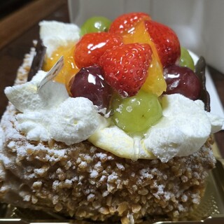 ケーニヒス クローネ_1