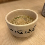 釜揚げうどん 一心 - お出汁に色んなトッピング
