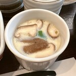 みやび - 茶碗蒸しがついてます♪椎茸たっぷりで旨みが溢れ出ています