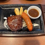 ステーキガスト - 料理写真:ヒレステーキとフランクフルトです