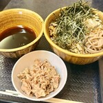 なぜ蕎麦にラー油を入れるのか。 - 