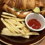 CAFE CINNAMON - 