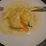 イル・ジラソーレ - ラヴィオローネ、卵がとろーり