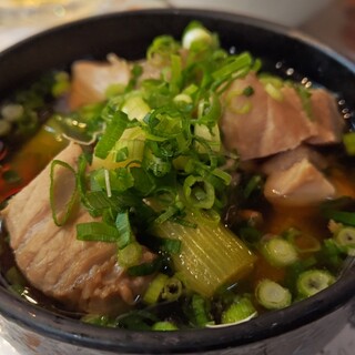 大衆酒場 まぐろのやまちゃん_1