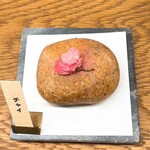 Spicier スパイスチャイとインドカレーパン - 