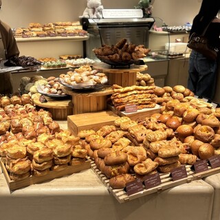 BAKERY RESTAURANT C_1