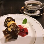 アズ フィノム - 