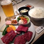 肉の割烹 田村 - 特上和牛焼肉ランチ 2970円と男前大ジョッキ1030円
            