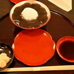 ぎおん徳屋 - 奥に大御所、手前左にきなこ、手前右に黒蜜。