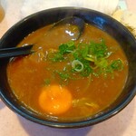 三国そば - 月見そばカレー味辛口・おにぎり