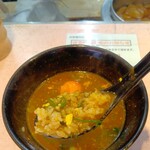 三国そば - 月見そばカレー味辛口・おにぎり