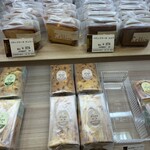 コリーヌ - ショーケース