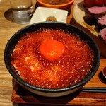 牛舌之檸檬 淺草店 - イクラ丼に生卵の黄身をトッピング。これだけで至福の１品です