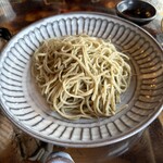 そばんち - むちむちっとした食感のみどりがかったお蕎麦。