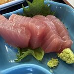 めはり寿司 二代目 - 当日の刺身はキハダマグロでした,モチ感はボチボチ,荒天のため市場にはメバチマグロが見当たらず,2026年3月時点,お食事処めはり寿司二代目(和歌山県那智勝浦町)TMGP撮影