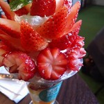 高橋農園 - イチゴパフェミニ1600円