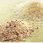 Katsutomi - 白米は厳選した国産米（ひとめぼれ・コシヒカリ等）を使用しています。
      ヘルシーで栄養抜群な十穀米は、大麦、鳩麦、発芽玄米、もち粟、もちきび、押麦、黒米、うるちひえ、アマランサス、白ごまをブレンドしました。