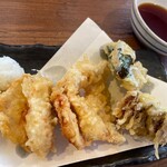 板そば なみ喜 - 鳥天ざるの天ぷら とり天 舞茸 ピーマン