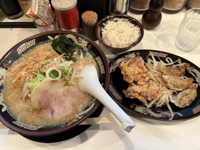 北海道らーめん みそ熊 - 王子駅前/ラーメン | 食べログ