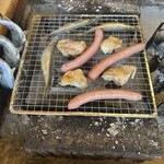 囲炉裏処 なべや - ウィンナー、ししゃも