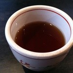 椿庵 - サービスのほうじ茶
