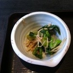 椿庵 - カレーうどん定食\780　小鉢（えのきの和え物）