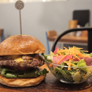 友安製作所とハンバーガー_2