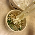 釜揚げうどん 一心 - 熱々釜揚げうどんは、太麺か細麺か選べます。