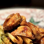 中国四川酒家 蔓山 - これは酒を呼ぶ、というか酒が消える料理。 うるいのザクッとした食感もいいですね。 これだけでずっと飲んでいたい一皿。 ちょっと味つけが濃い目。