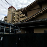 玄蕎麦 野中 - 黄色に赤帽のマンション裏。郵便局隣。