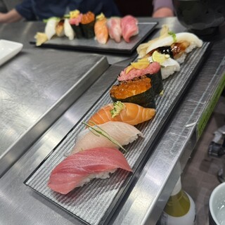 すしの美登利 立喰い_1