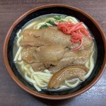 うちなーすばヤージ小 - 料理写真:三枚肉そば