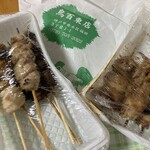 鳥百 - 料理写真:各種焼鳥：素焼き　　＆　　各種焼鳥：旨ダレ付き