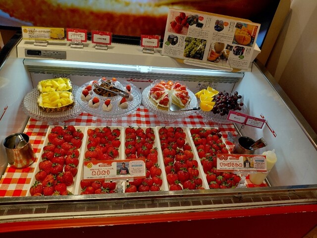 開店時点で満席の天王寺ミオのスイパラ～ブランドいちご食べ放題コース