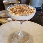 ひら埜 - いちごのクランブルティラミス　680円