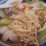 餃子荘 紅蜥蜴 - 麺