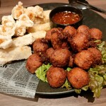 932東京霞が関 - 揚げ春巻きとスパイシー肉団子