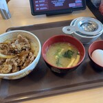 すき家 - 料理写真:牛丼（並）　＋　たまごセット