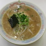 木八 - ラーメン　750円