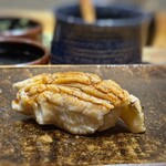 350325651 - 穴子（対島）・・鮨まつうらさんと言えば美味しい「穴子」ですね。 身がフワフワで、とても美味しい。久しぶりに頂けて良かった。(*^_^*)