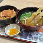 資さんうどん - 料理写真: