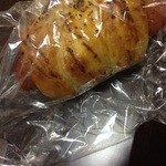 ナマケモノ - ピリ辛ウインナーのパン