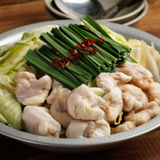 一度食べたらやみつき！厳選牛もつの名物博多もつ鍋◎