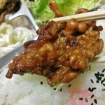 肉のマルタケ - 大きな鶏唐揚げ！