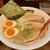 らーめん 也 - 料理写真:豚骨醤油らーめん　麺大盛り　味付き玉子　チャーシュー2枚　メンマ　青ネギ　白ネギ　海苔（2025年12月）